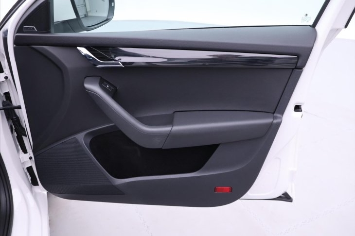 Škoda Octavia 2,0 TDI 110kW Style Webasto CZ