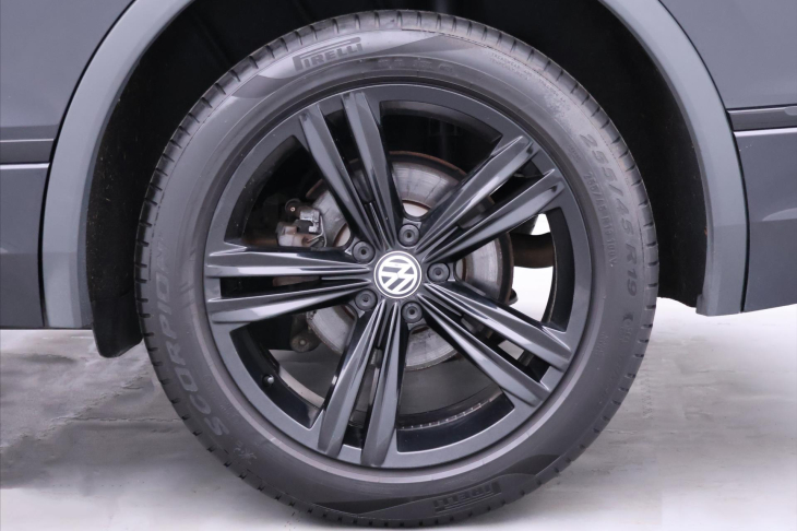 Volkswagen Tiguan Allspace 2,0 TDI DSG 4M R-Line Black DPH