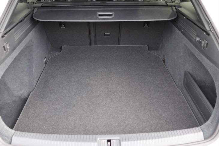 Volkswagen Arteon 2,0 TSI 206 kW R-line DSG DPH CZ