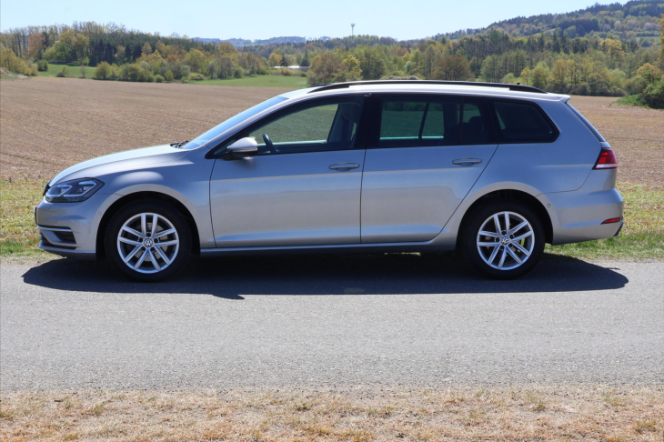 Volkswagen Golf 1,6 TDI LED DPH 1.Maj. Tažné