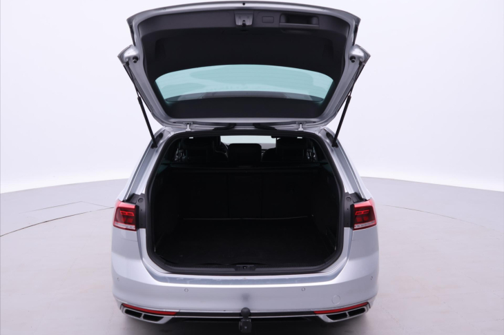 Volkswagen Passat 2,0 TDI 110kW DSG R-line 1.Maj