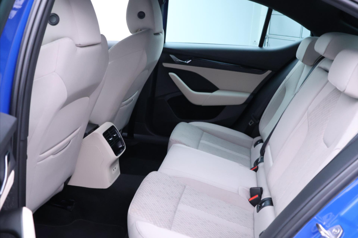 Škoda Octavia 2,0 TSI 140kW DSG 4x4 Style DPH