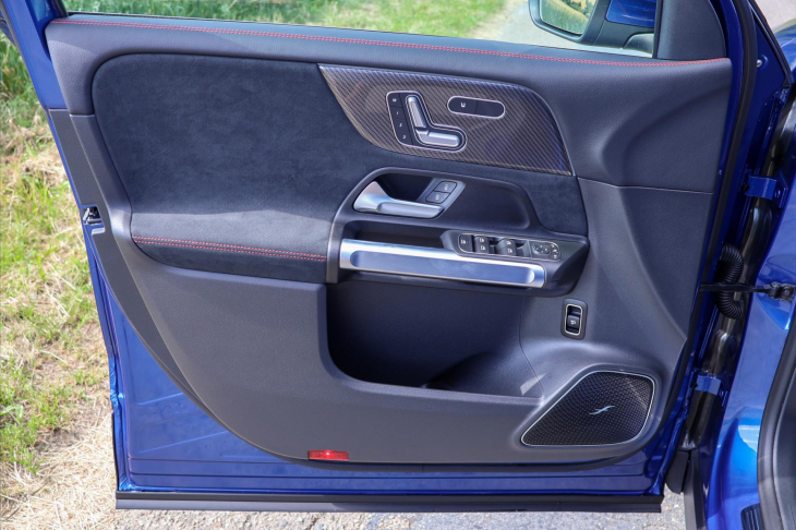 Mercedes-Benz GLB 2,0 200d 4Matic AMG Premium