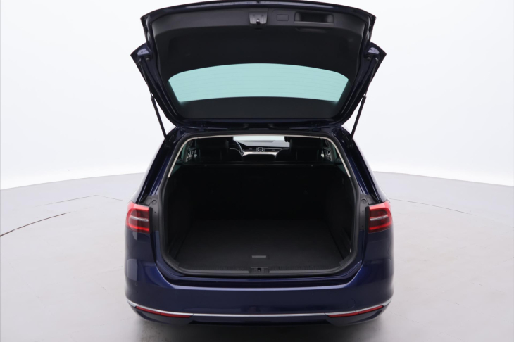 Volkswagen Passat Variant 2,0 TDI 110kW DSG Highline LED