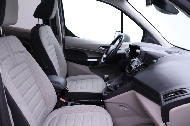Ford Tourneo Connect 1,5 TDCI Titanium Tažné CZ