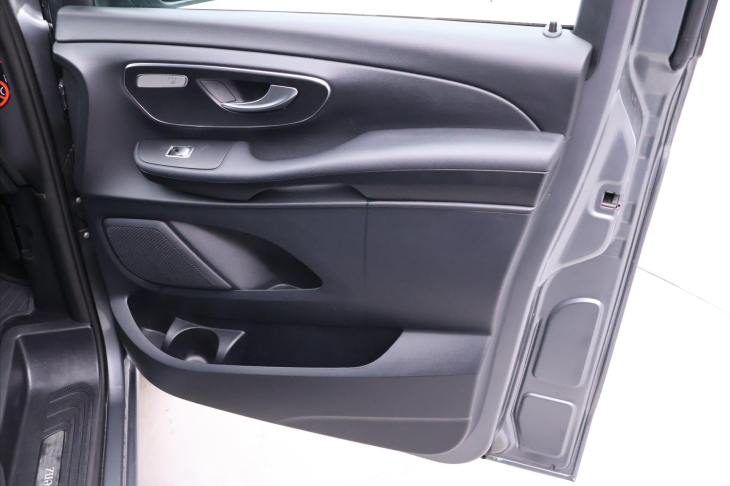 Mercedes-Benz Třídy V 2,0 300d 174kW L Exclusive Auto 4m