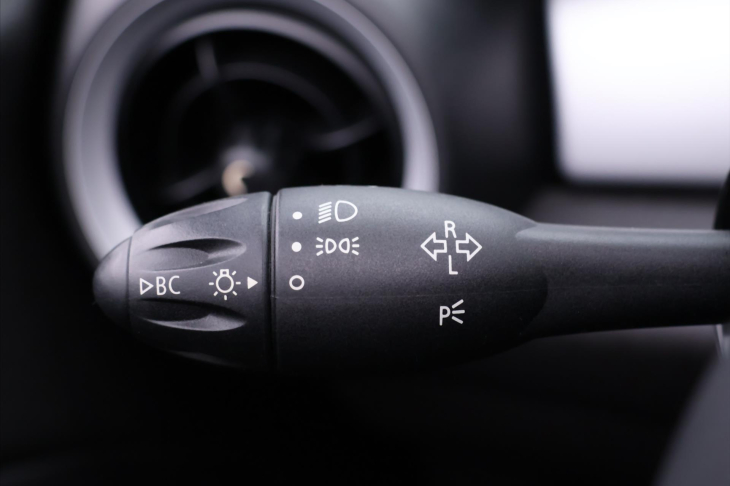 Mini One 1,6 i 72kw Cabrio serv. kniha