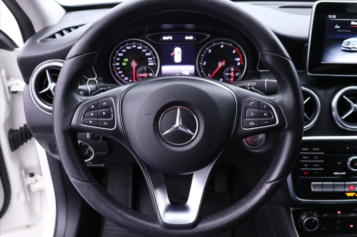 Mercedes-Benz Třídy A 1,5 180d 80kW Aut. CZ Kůže LED