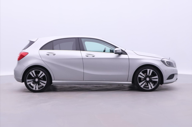 Mercedes-Benz Třídy A 1,6 180i 90kW CZ Sport Xenon