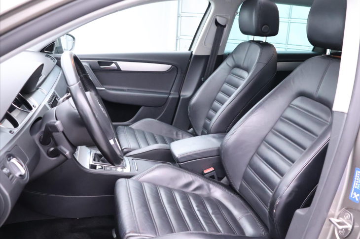 Volkswagen Passat 1,6 TDI Highline Xenon