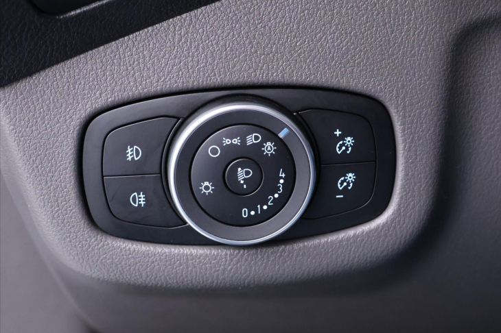 Ford Tourneo Connect 1,5 TDCi 88kW CZ Titanium DPH