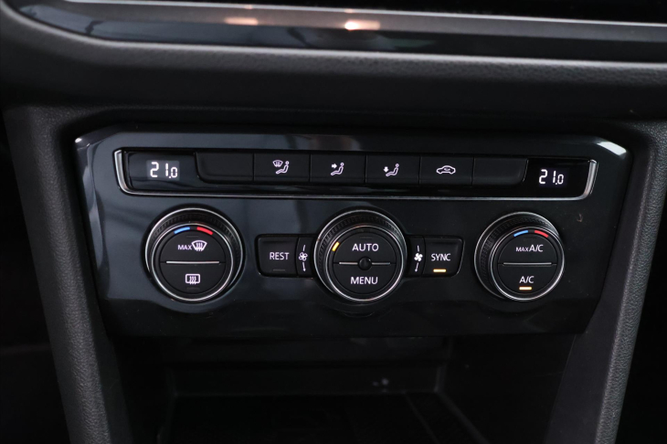 Volkswagen Tiguan 1,5 TSI R-line virtual DPH LED