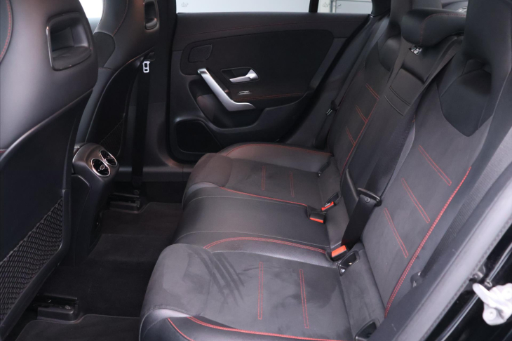 Mercedes-Benz CLA 1,3 200 120kW AMG DPH CZ