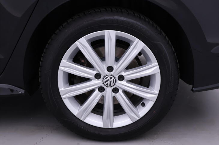 Volkswagen Touran 1,8 TSI DSG R-line LED Panorama