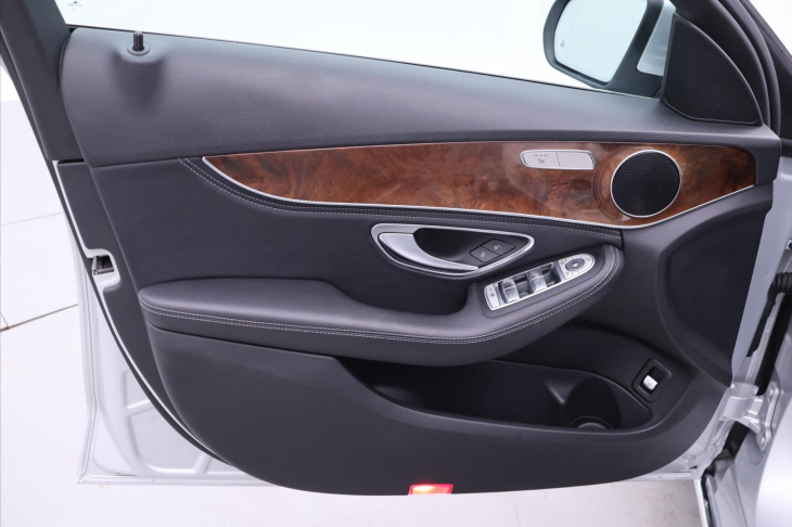 Mercedes-Benz Třídy C 2,1 220d 125kW Aut. Kůže LED
