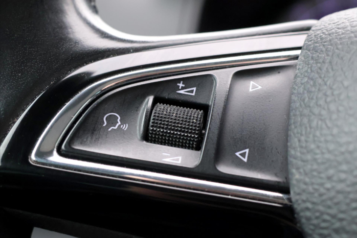 Škoda Karoq 1,6 TDI DSG Style Sport Navi
