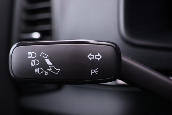 Škoda Karoq 2,0 TDI DSG 4x4 CZ Sportline DPH