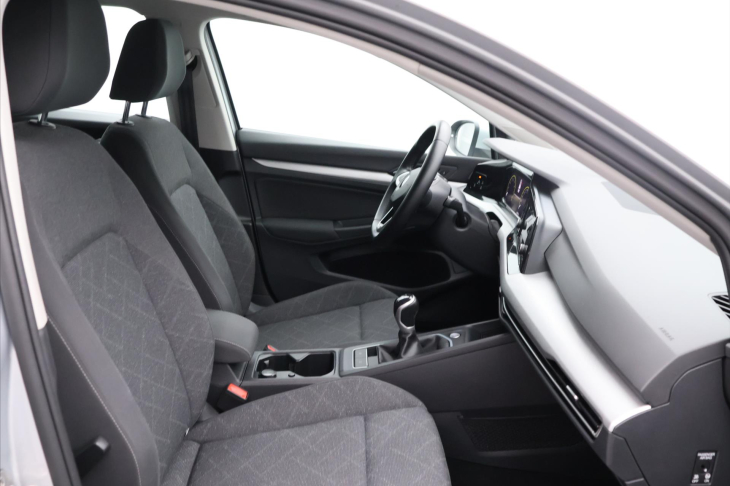 Volkswagen Golf 1.5 TSI EVO 110kW Life DPH CZ