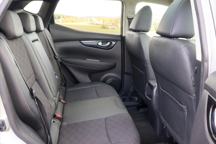 Nissan Qashqai 1,2 DiG-T 85 kW Panorama Tekna