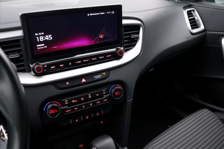 Kia Ceed SW 1,5 T-GDI 117kW GT-Line CZ DPH