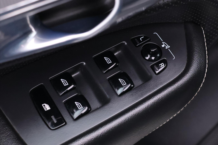 Volvo XC90 2,0 L 173kW D5 R-Design AWD DPH