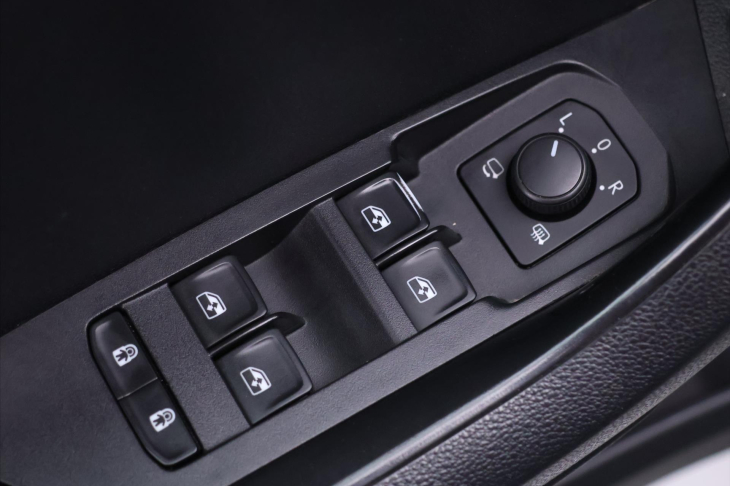 Škoda Karoq 2,0 TDI 110kW Style LED Navi