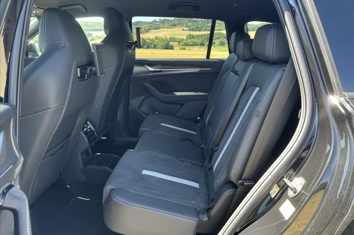 Škoda Kodiaq 2,0 TDI DSG 4x4 Sportline 7-Míst