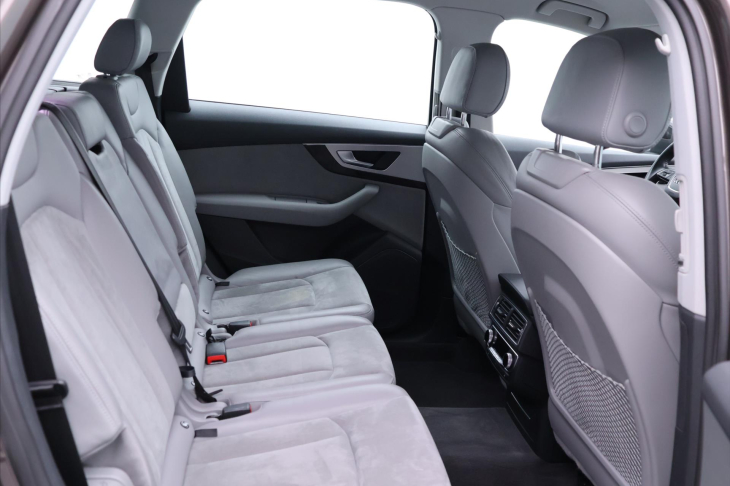Audi Q7 3,0 TFSI 245kW Quattro Tiptronic CZ