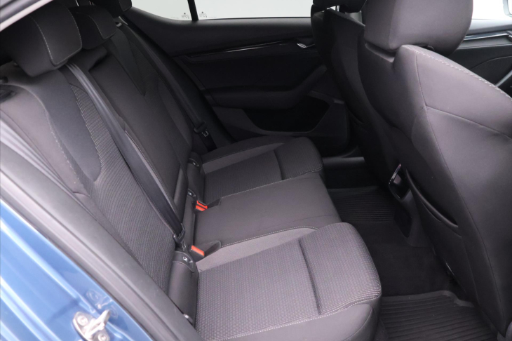 Škoda Octavia 2,0 TDI 110kW DSG Ambition CZ DPH