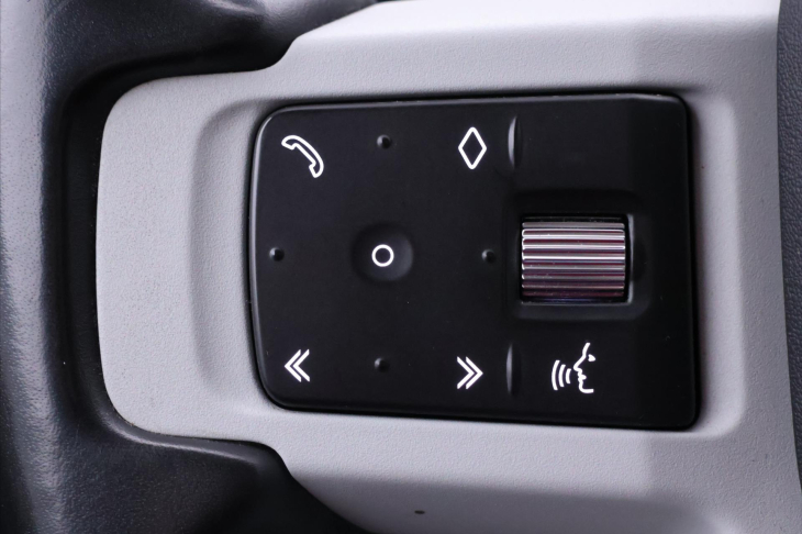 Land Rover Defender 2,0 D240 177kW Aut. AWD Tažné