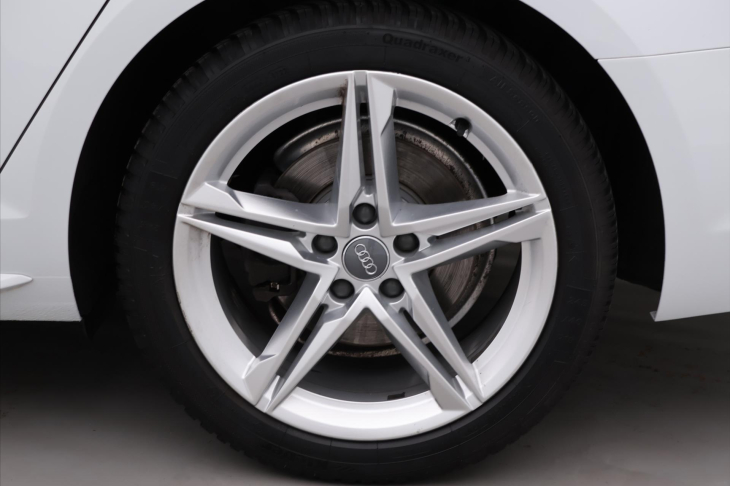 Audi A4 2,0 TDI 110kW Aut. S-line CZ