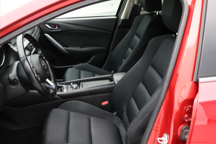 Mazda 6 2,0 121kW Center-Line