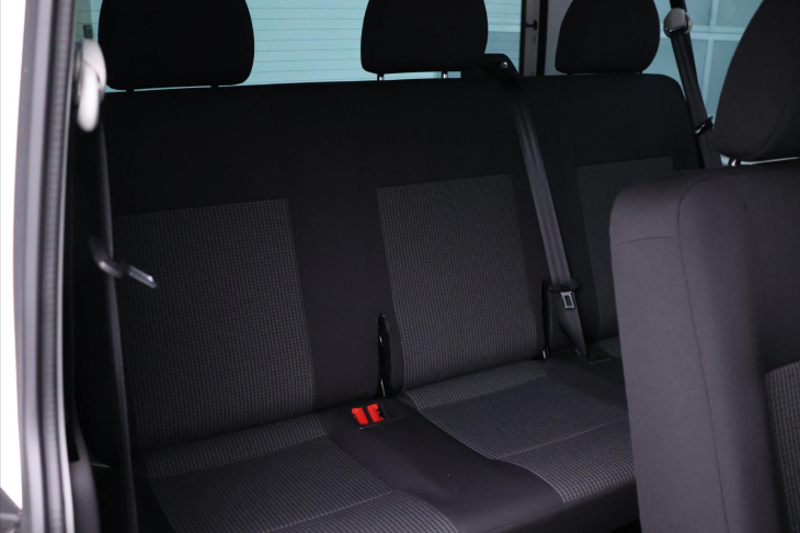 Volkswagen Transporter 2,0 TDI 110kW DSG 9-Míst CZ DPH