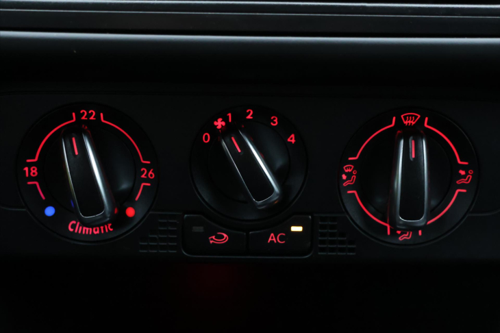 Volkswagen Polo 1,2 i 51kW CZ Klima