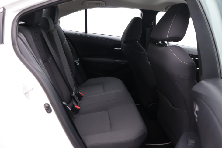 Toyota Corolla 1.8 Hybrid Active E-CVT CZ 1.Maj. DPH