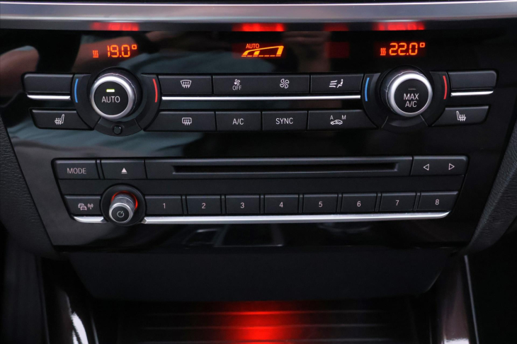 BMW X4 2.0 140kW xDrive Kůže Klima CZ