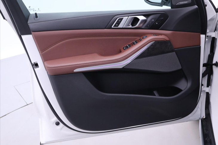 BMW X5 3,0 210kW XDrive30d CZ DPH