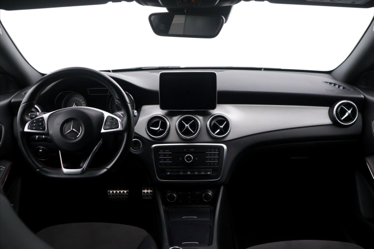 Mercedes-Benz CLA 1,6 200 115kW SB AMG Line