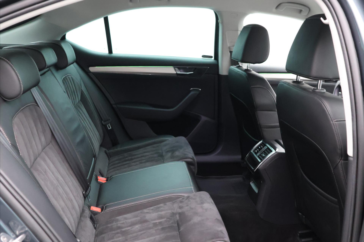 Škoda Superb 2,0 TDI DSG 4x4 CZ Style DPH