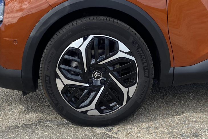 Citroën C4 1,2 PT 96kW Shine Aut Kůže HUD