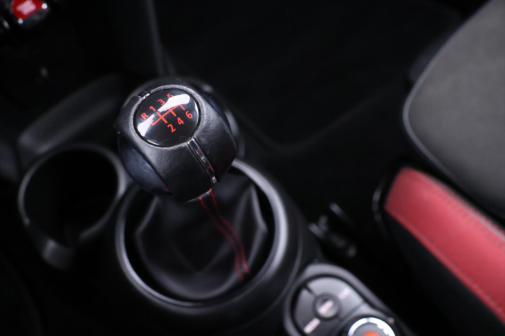 Mini One 1,5 i 75kW JCW Kůže 1.Maj.