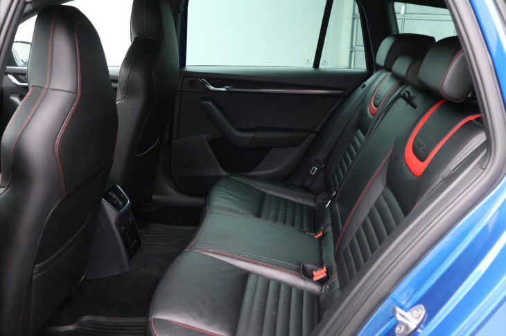 Škoda Octavia 2,0 TDI 135kW DSG RS Webasto