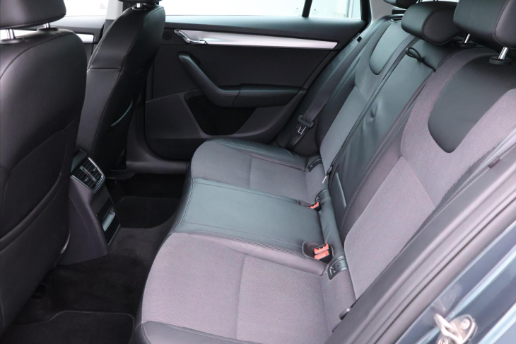 Škoda Octavia 1,0 TSI Style Plus Navi DPH