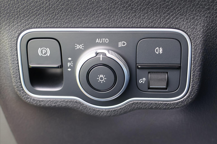 Mercedes-Benz GLB 2,0 200d 4MATIC AMG Premium Plus