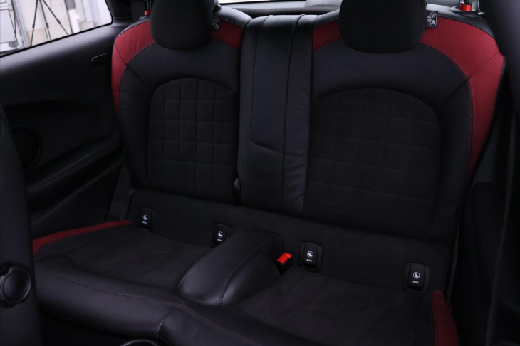 Mini One 1,5 i 75kW JCW Kůže 1.Maj.