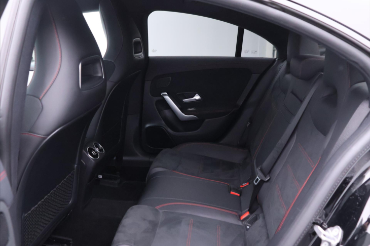 Mercedes-Benz CLA 1.3 180 100kW AMG LINE CZ DPH