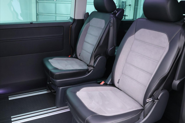 Volkswagen Multivan 2,0 TDI 146kW DSG CZ Long DPH