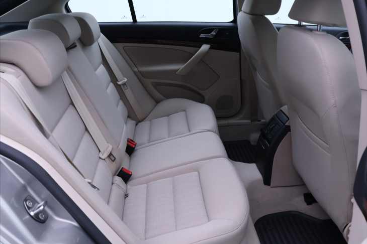 Škoda Octavia 1,4 TSI DSG Elegance Serv. kn