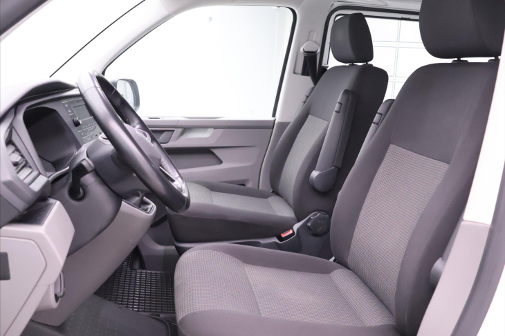Volkswagen Transporter 2,0 TDI 81kW Klima 8-míst DPH