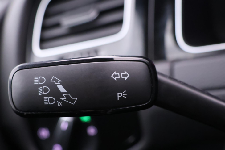 Volkswagen Golf 2,0 TSI R 228kW 4Motion Panorama